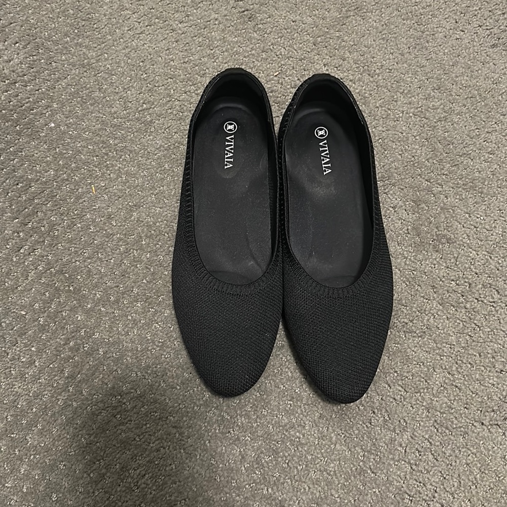Vivaia Pointed Ballet Flats